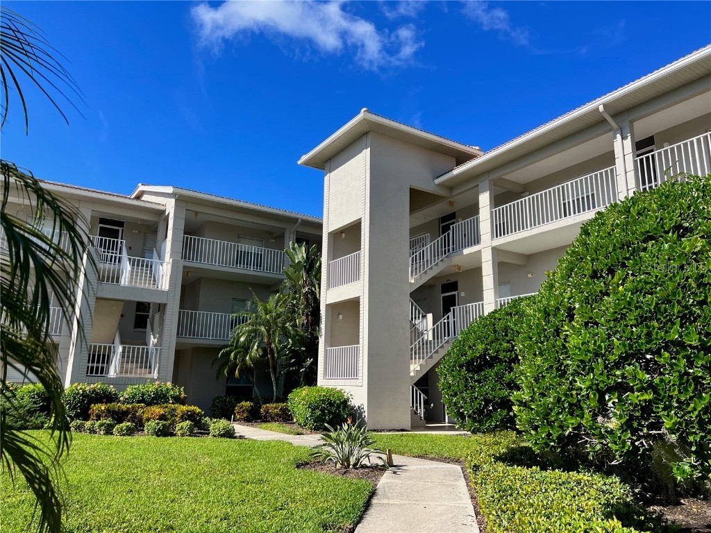 9610 Club South Circle #4302 Sarasota FL 34238 A4588654 image1