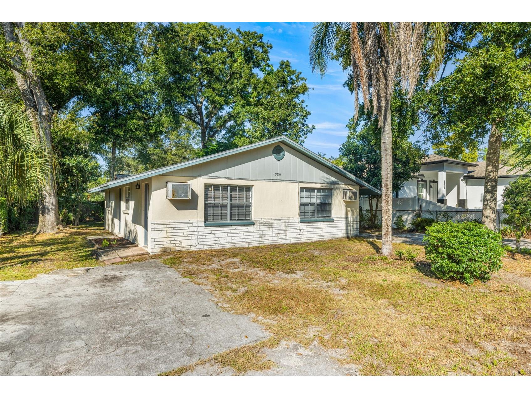 9610 N 12th Street Tampa FL 33612 TB8443030 image1