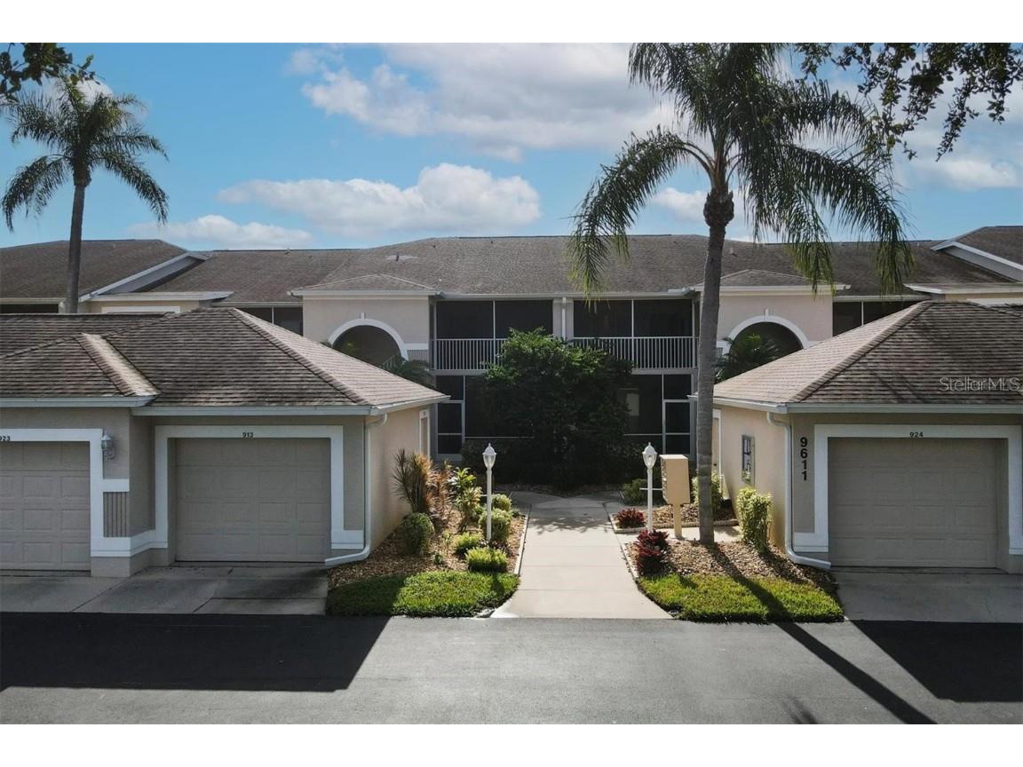 9611 Castle Point Drive #915 Sarasota FL 34238 A4591765 image1