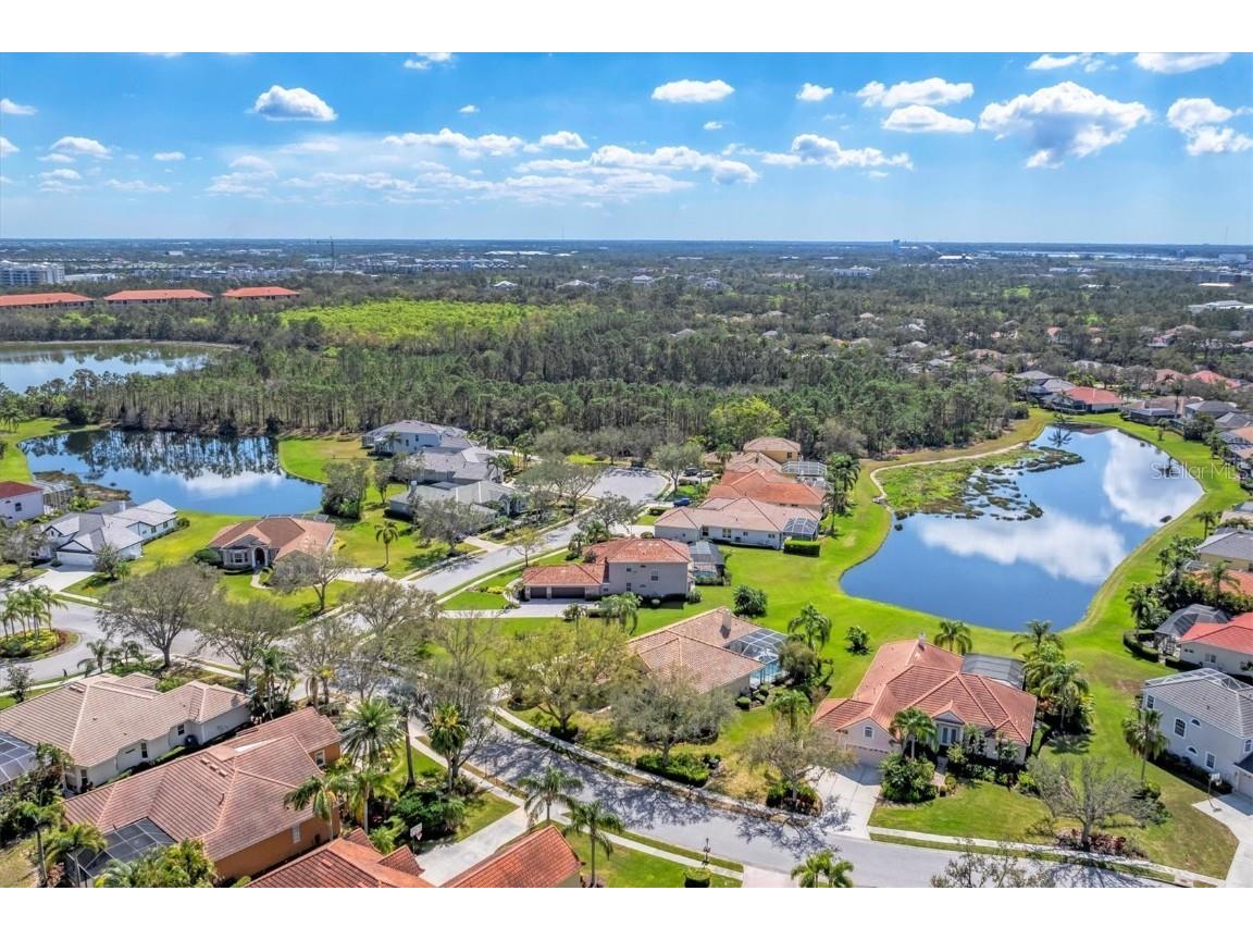 9612 Old Hyde Park Place Bradenton FL 34202 A4642545 image1