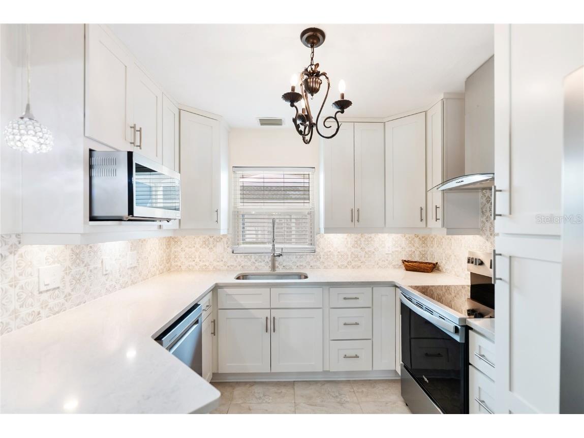 9612 Santa Maria Court #52 Bradenton FL 34210 - PALMA SOLA BAY A4667432 image4