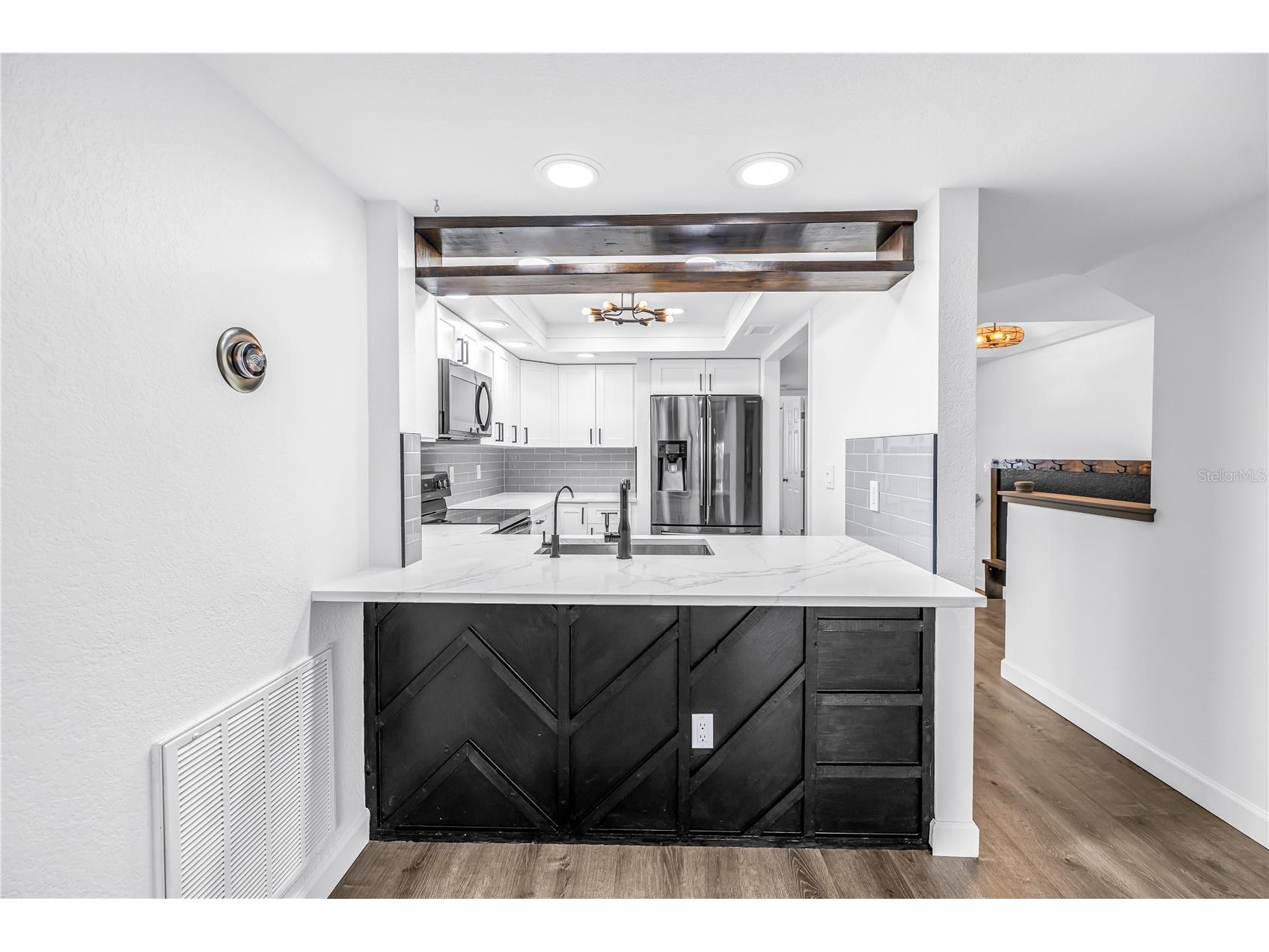 9613 Tara Cay Court Seminole FL 33776 TB8479527 image13