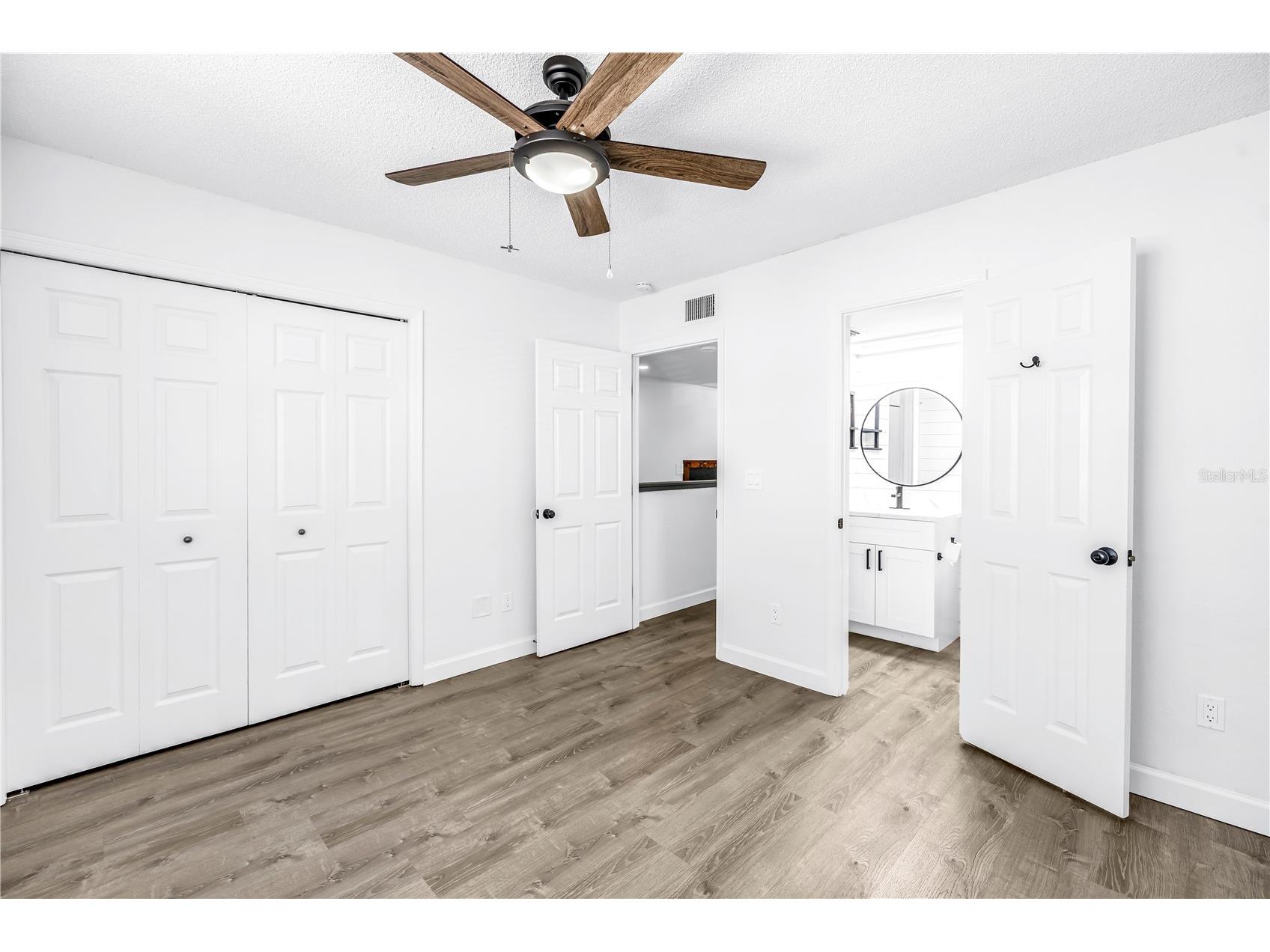 9613 Tara Cay Court Seminole FL 33776 TB8479527 image20