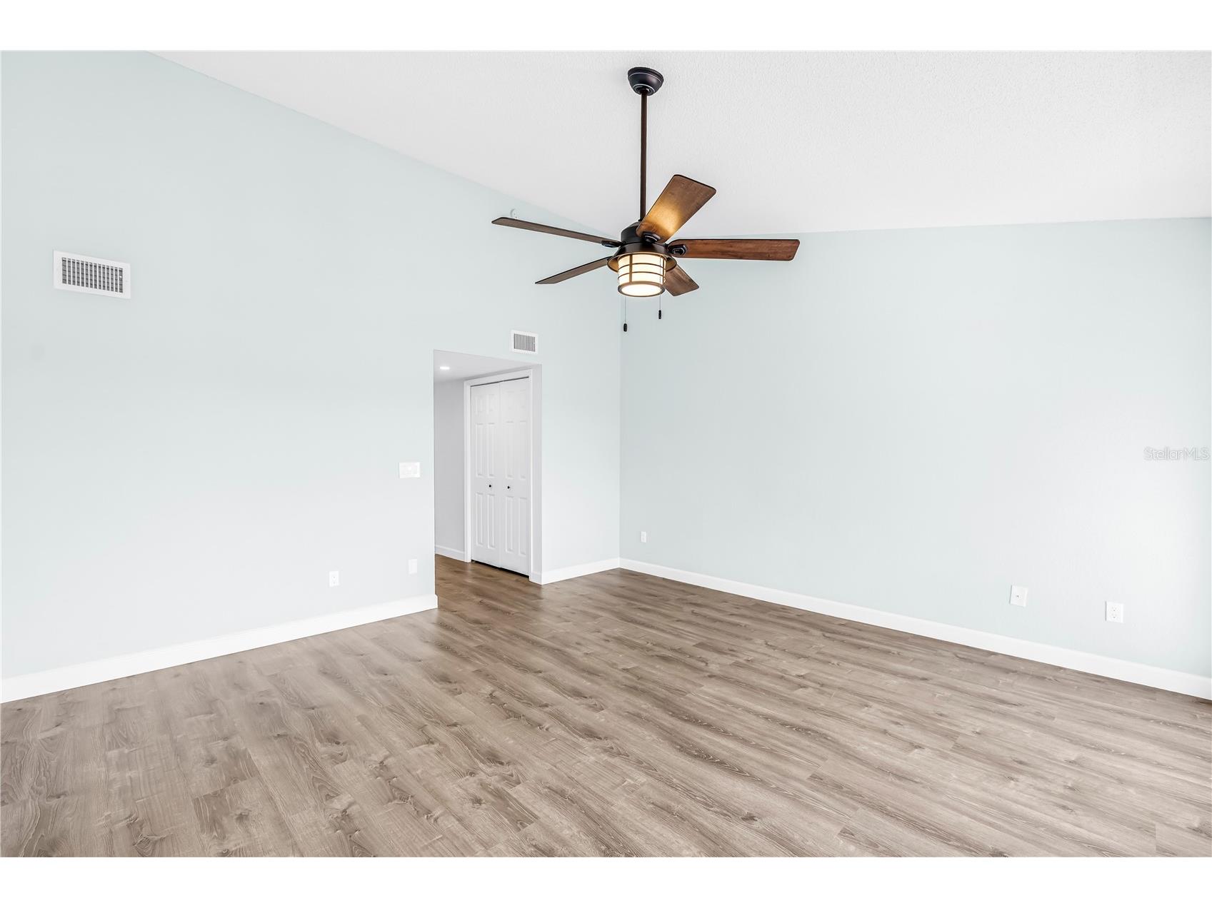 9613 Tara Cay Court Seminole FL 33776 TB8479527 image24