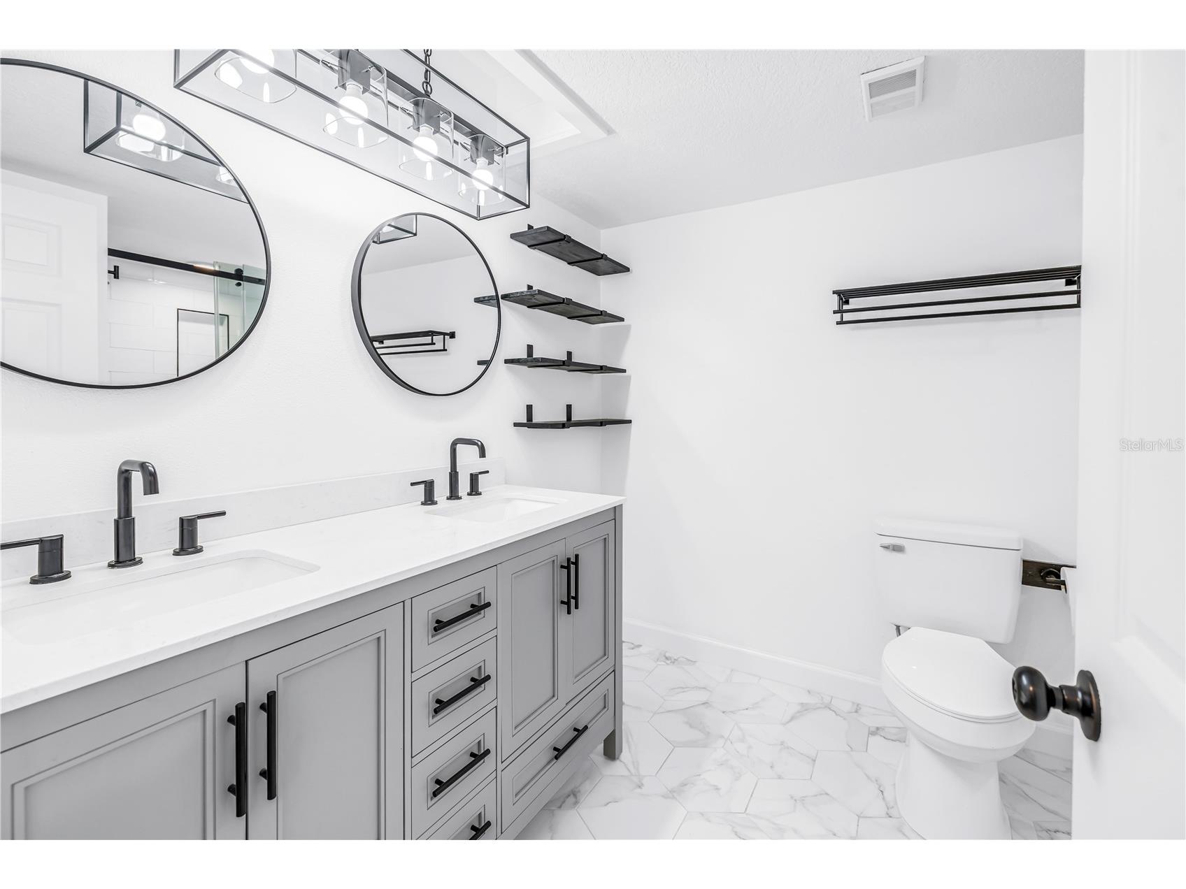 9613 Tara Cay Court Seminole FL 33776 TB8479527 image27