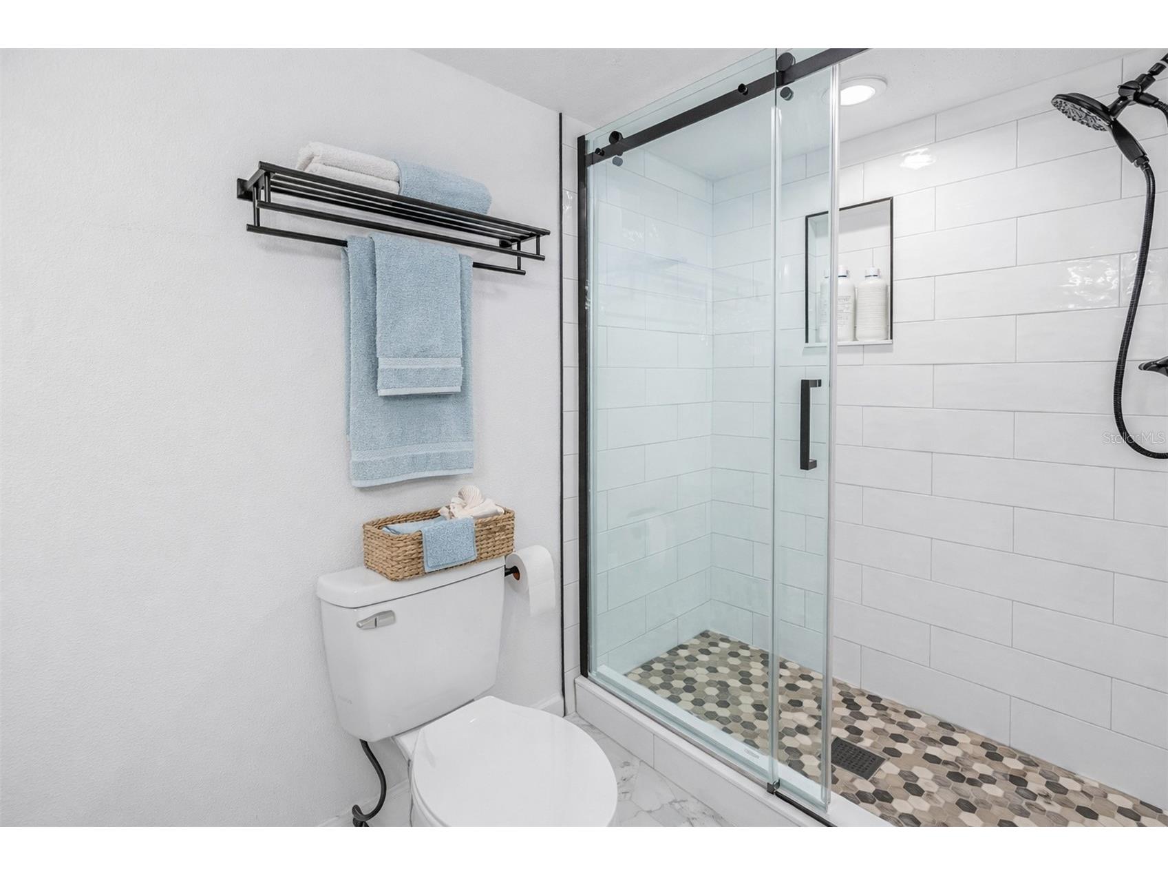 9613 Tara Cay Court Seminole FL 33776 TB8479527 image5