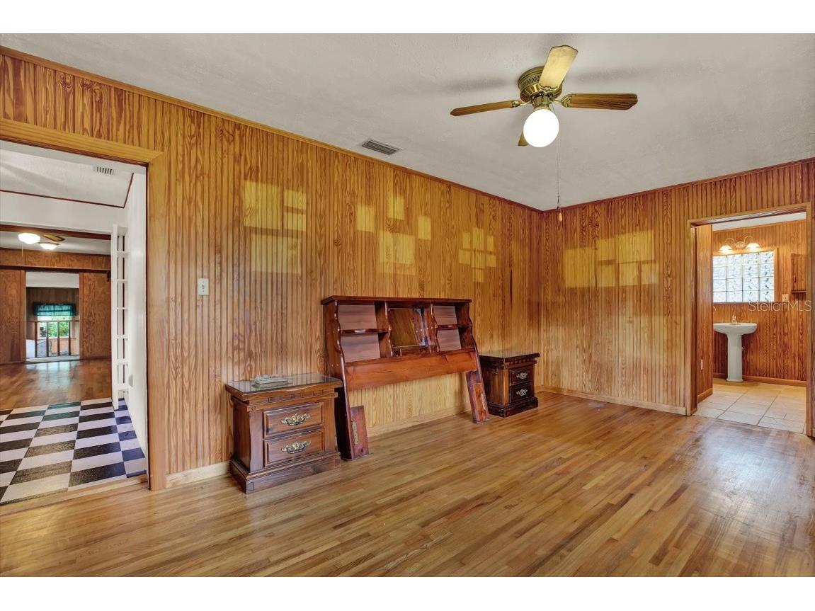 9618 N Hartts Drive Tampa FL 33617 TB8419273 image24