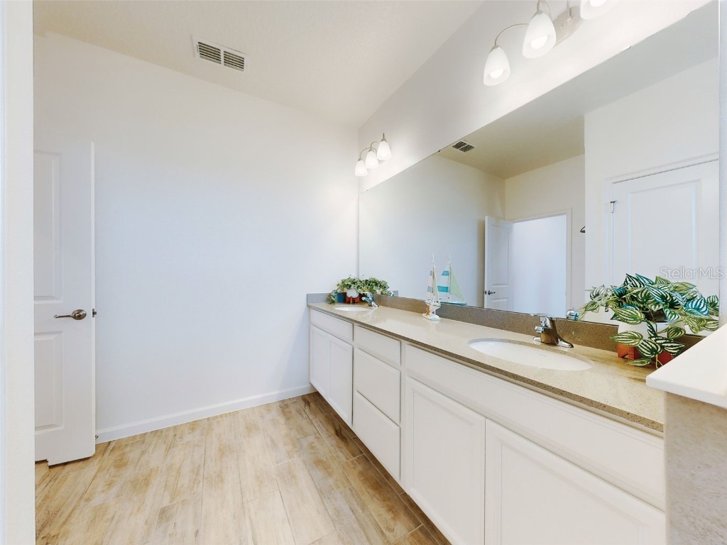 962 Compass Landing Drive Orange City FL 32763 V4940326 image33