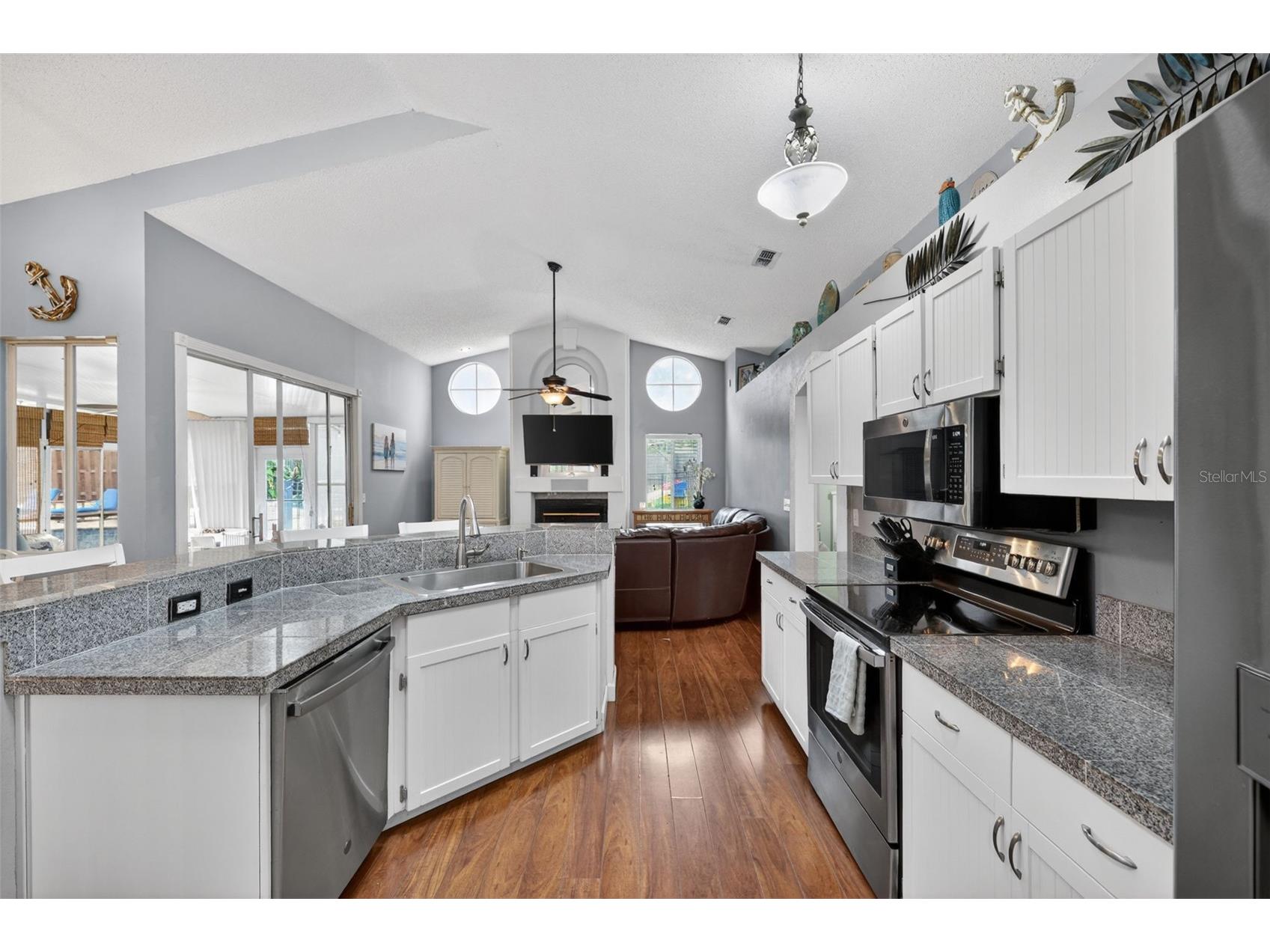 962 Edgehill Drive Palm Harbor FL 34684 TB8507849 image12