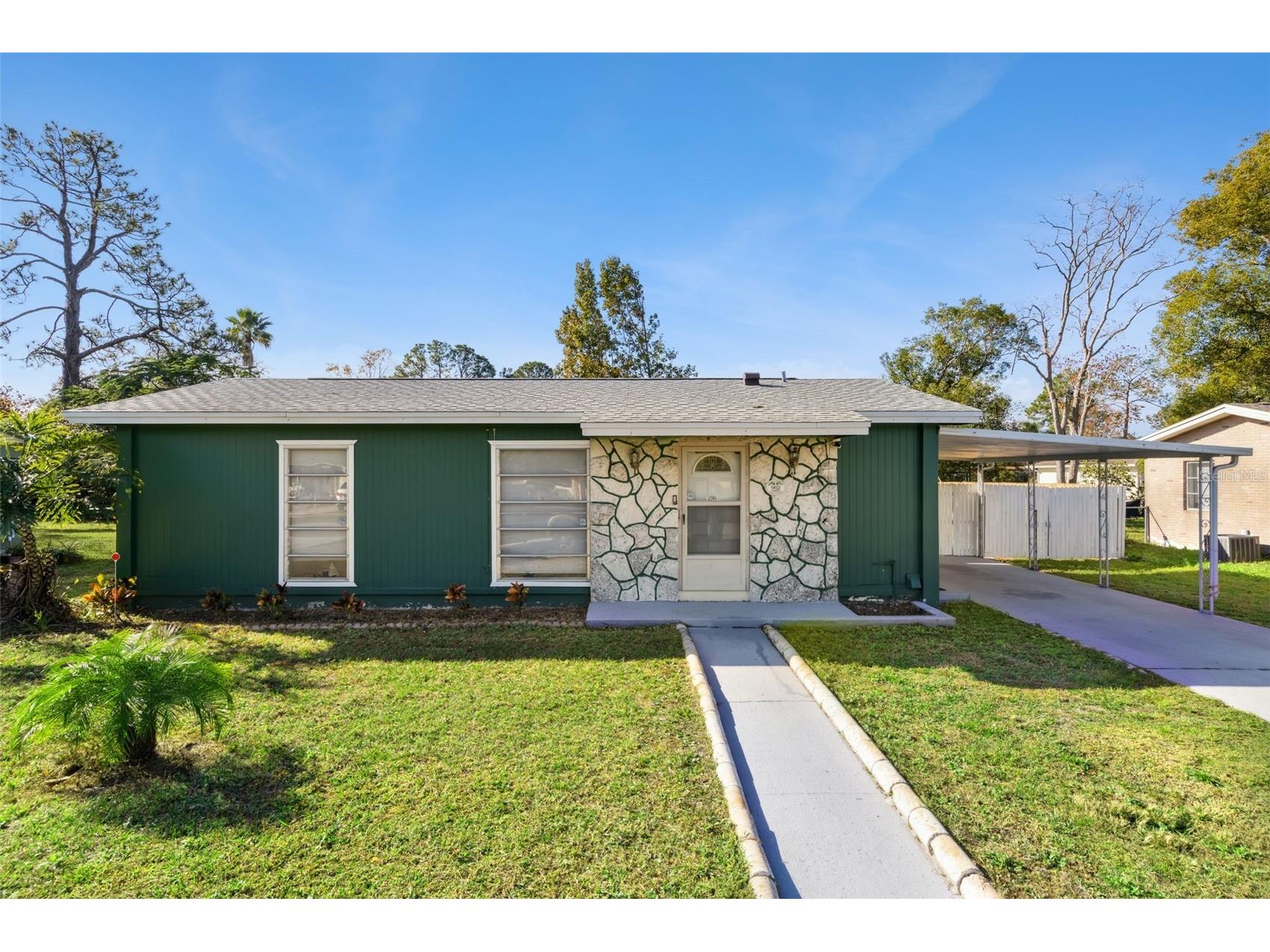 962 Saxon Boulevard Deltona FL 32725 O6369752 image1