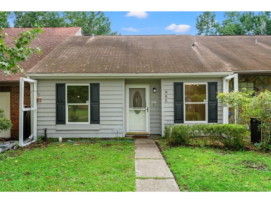 962 Village Drive Brooksville FL 34601 O6233286 image1