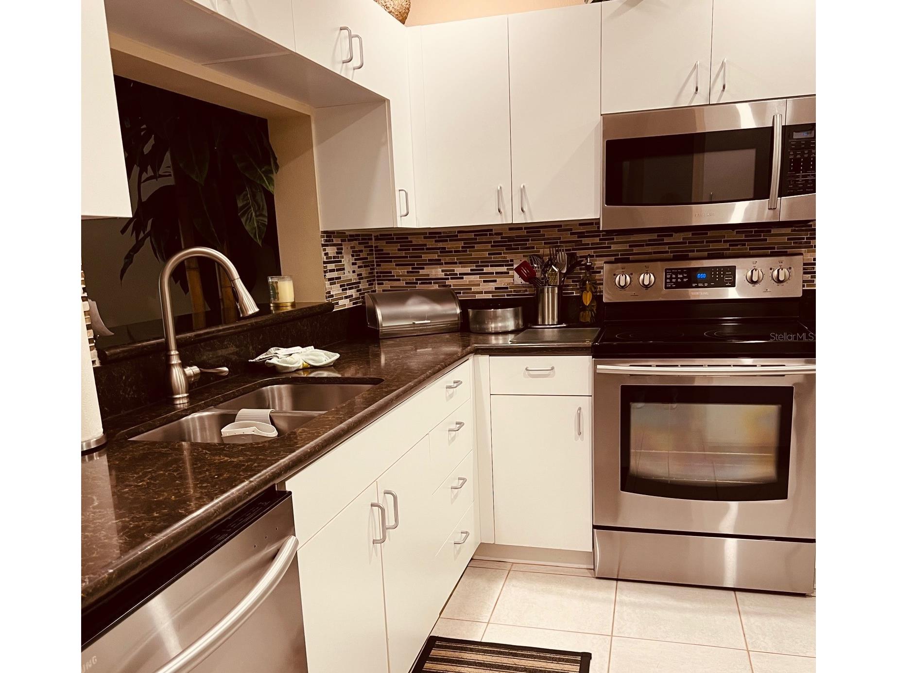 9620 Club South Circle #5101 Sarasota FL 34238 A4676282 image2