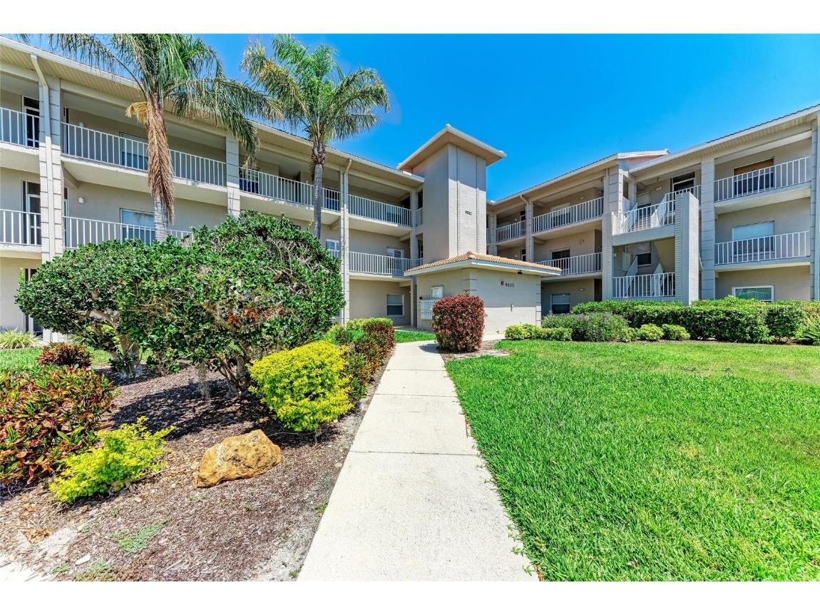 9620 Club South Circle #5208 Sarasota FL 34238 A4647512 image1