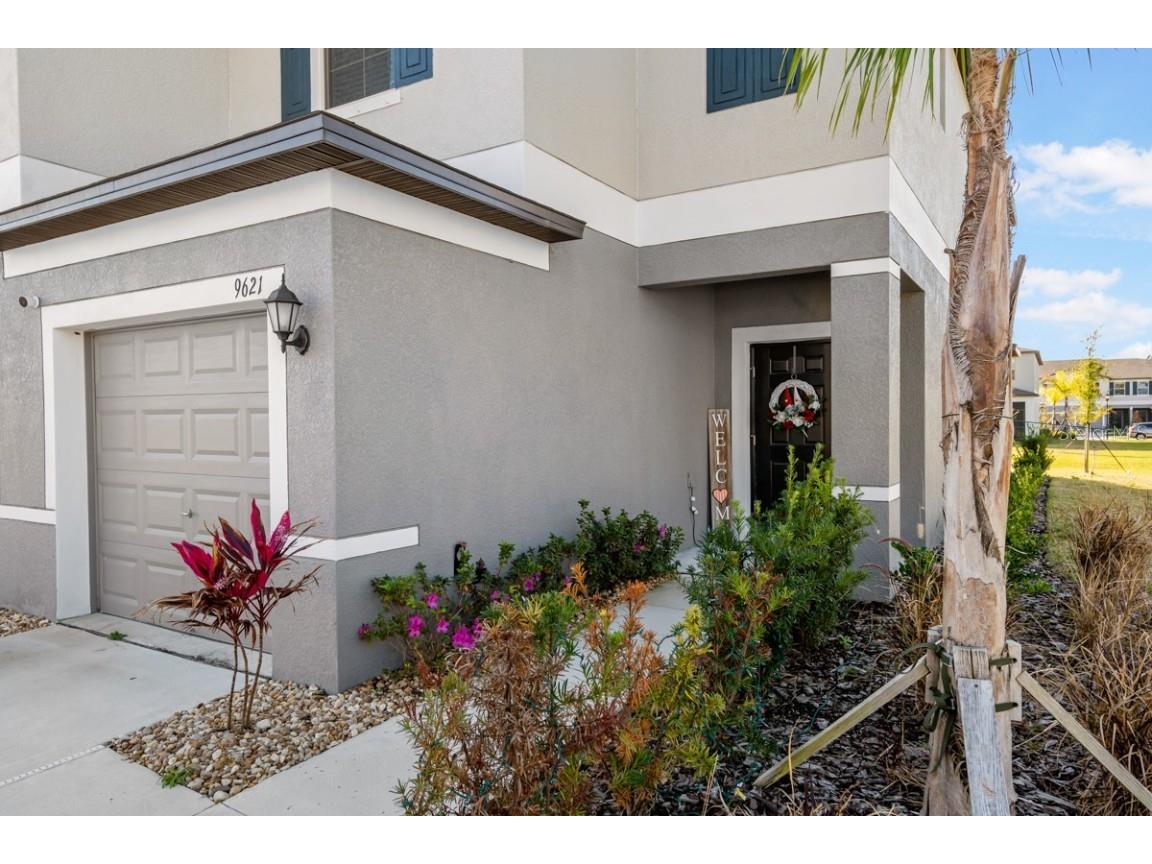 9621 Pembrooke Pines Drive Ruskin FL 33573 T3428391 image1