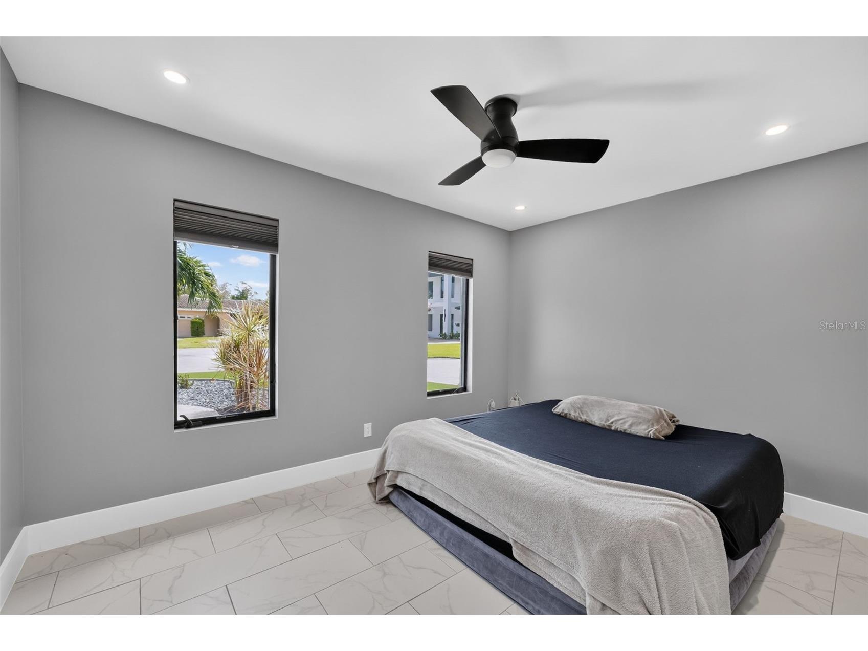 9622 NE Oak Street Saint Petersburg FL 33702 TB8527761 image31