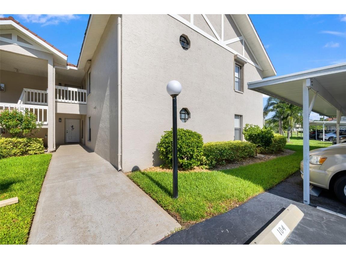 9623 Eaton Gardens Lane #105 Fort Myers FL 33919 T3465465 image1