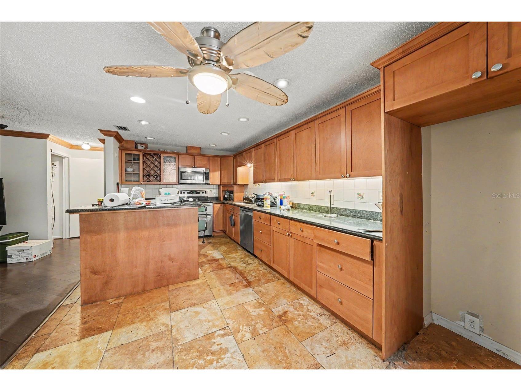 9624 Hidden Oaks Circle Tampa FL 33612 TB8505295 image11