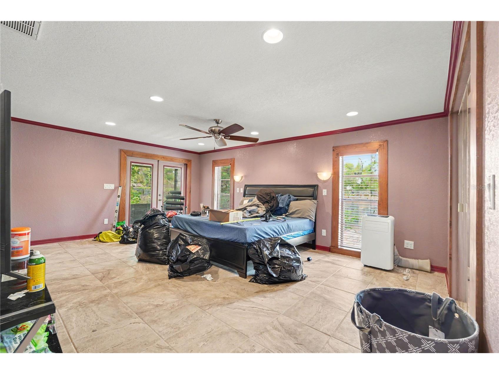 9624 Hidden Oaks Circle Tampa FL 33612 TB8505295 image15