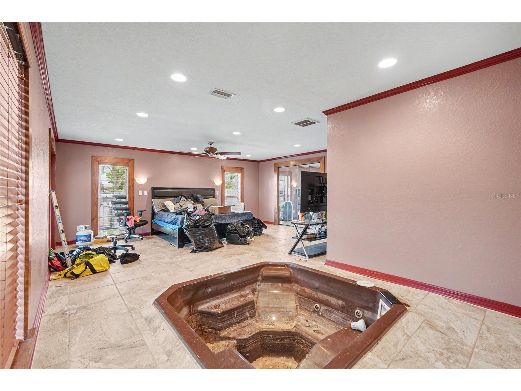 9624 Hidden Oaks Circle Tampa FL 33612 TB8505295 image17