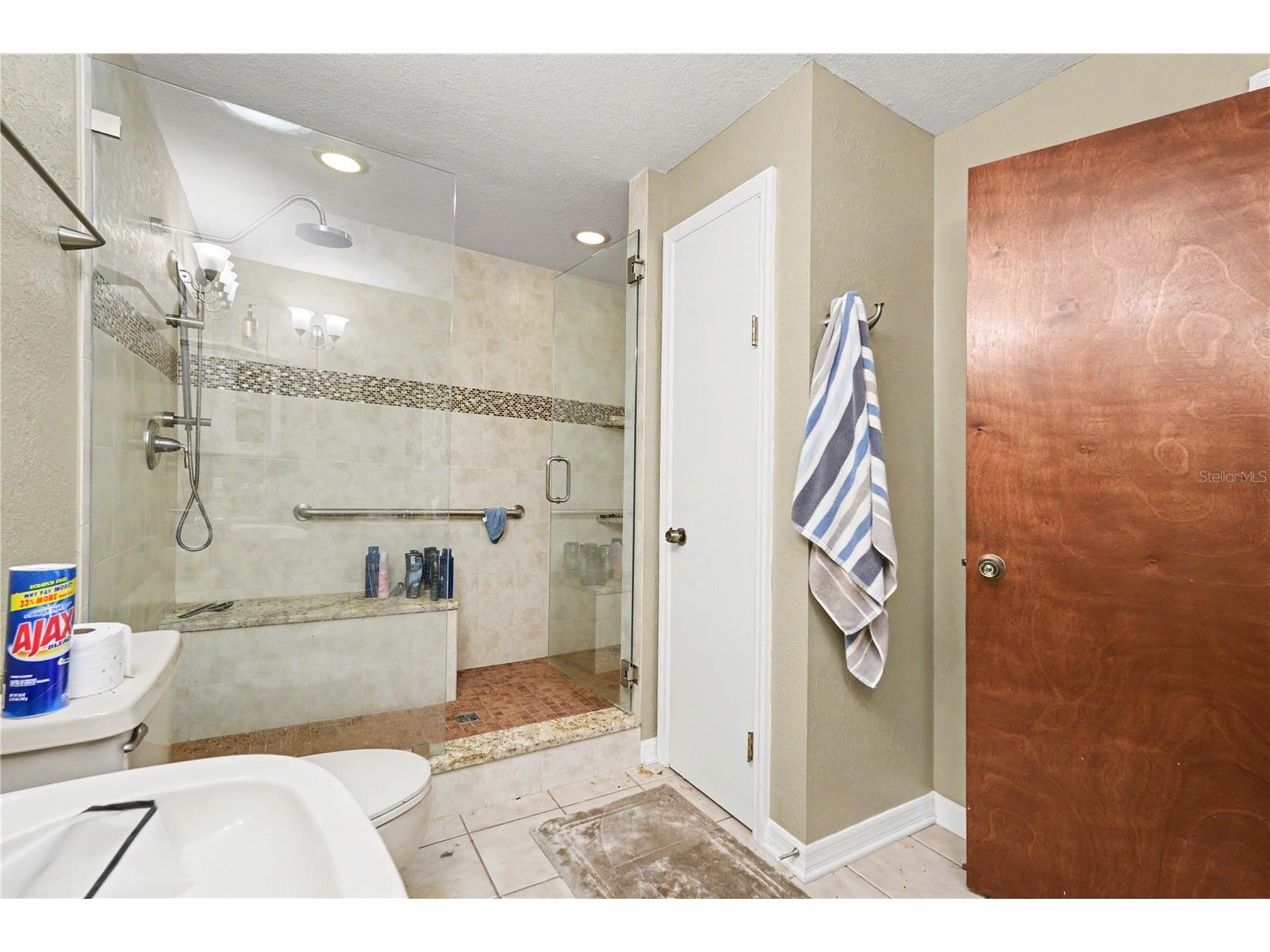 9624 Hidden Oaks Circle Tampa FL 33612 TB8505295 image19