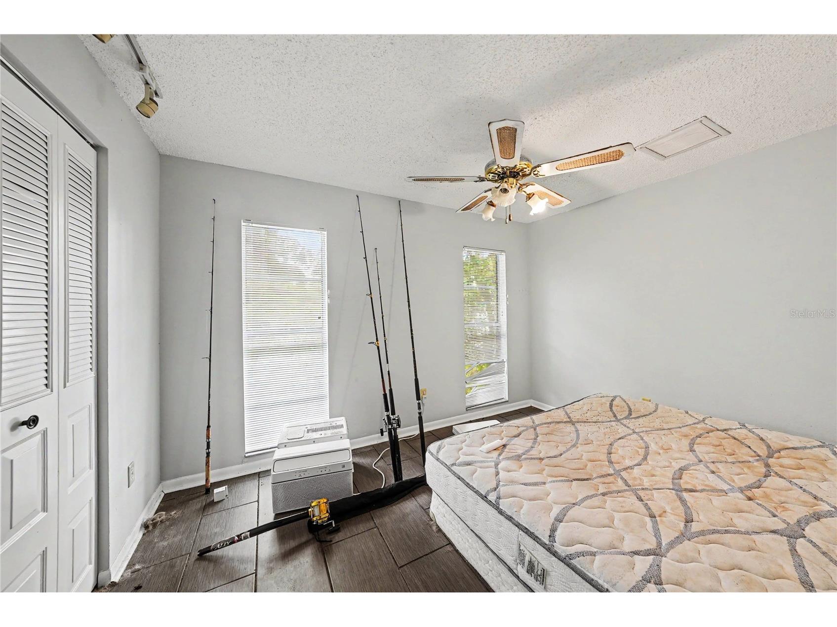 9624 Hidden Oaks Circle Tampa FL 33612 TB8505295 image21