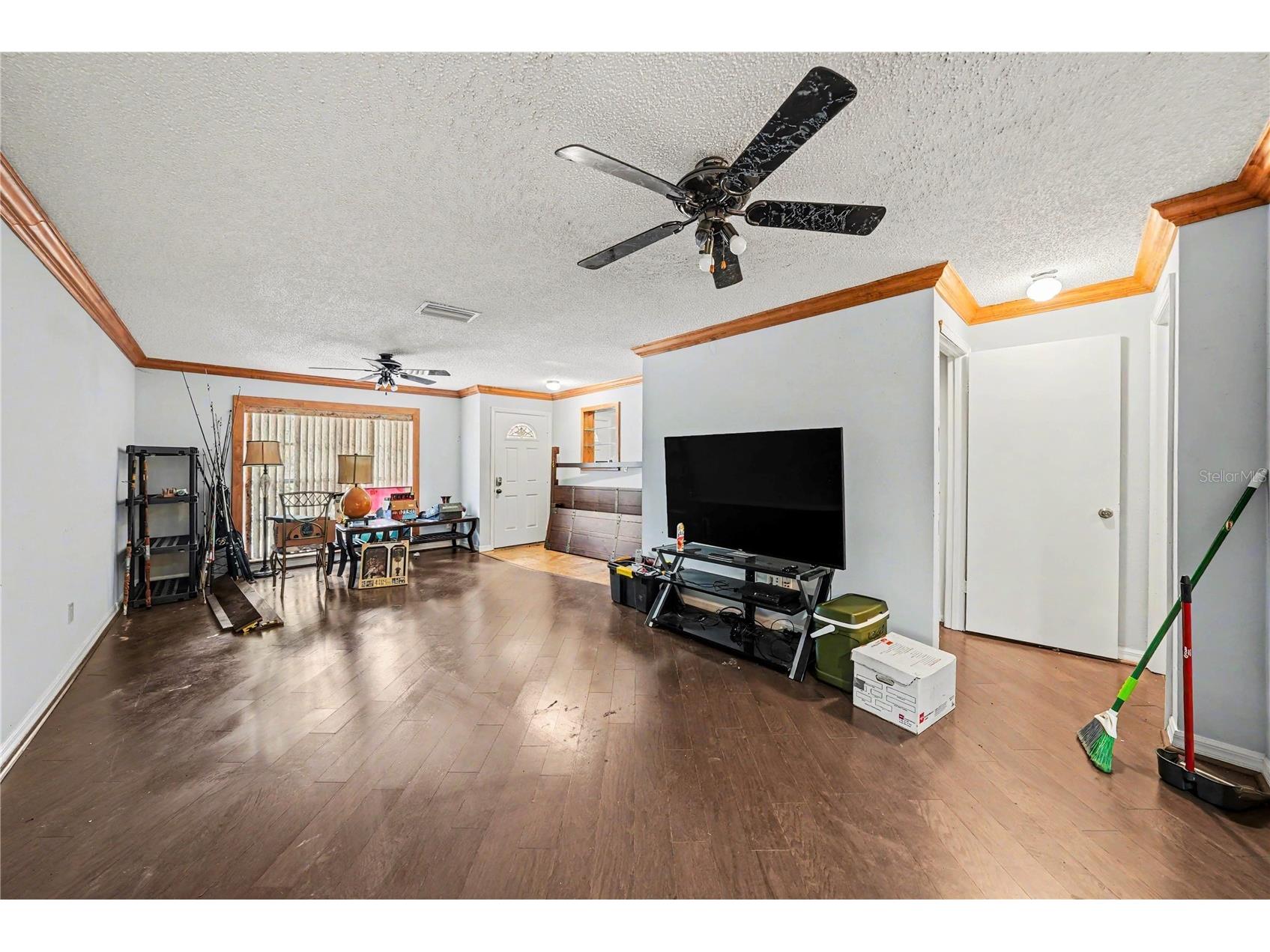 9624 Hidden Oaks Circle Tampa FL 33612 TB8505295 image6