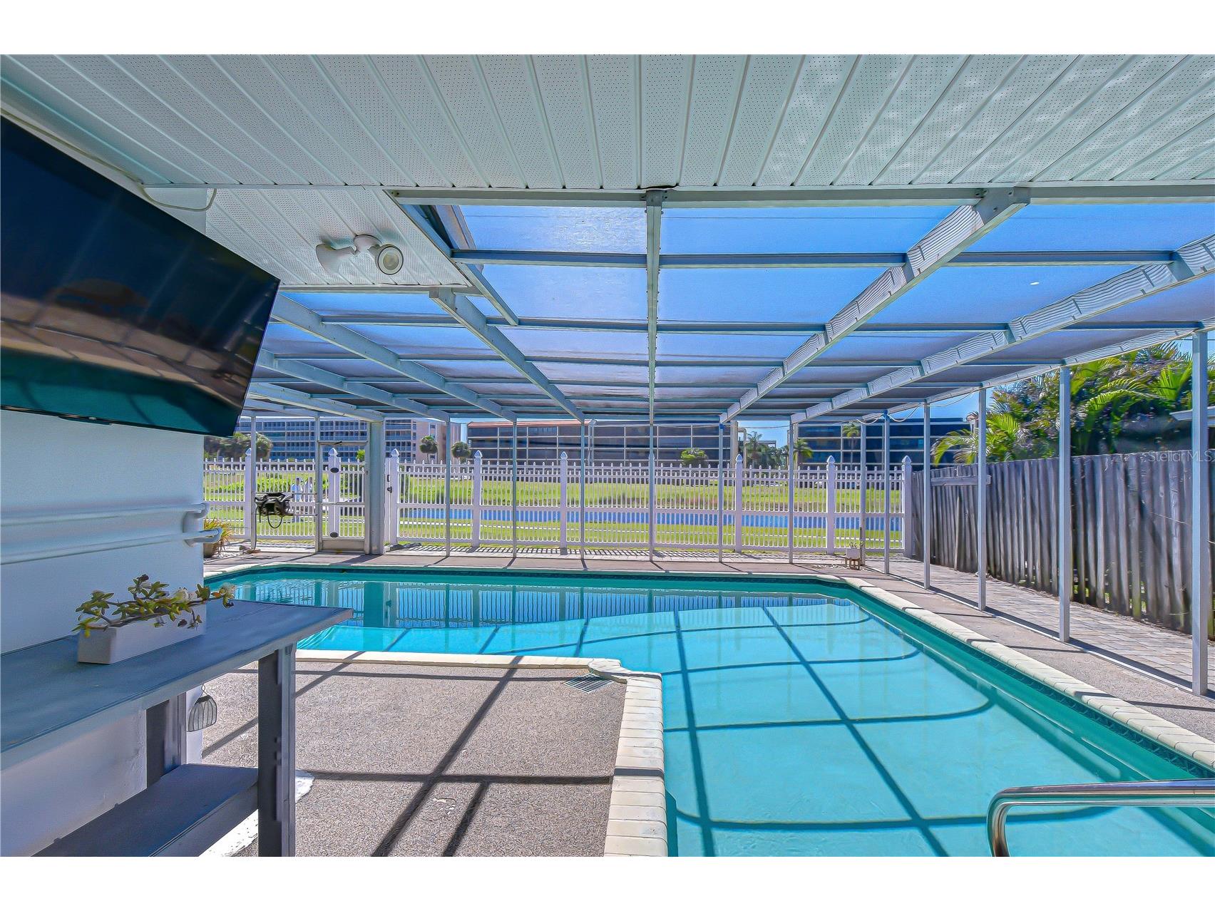 9625 Commodore Drive Seminole FL 33776 TB8502111 image40