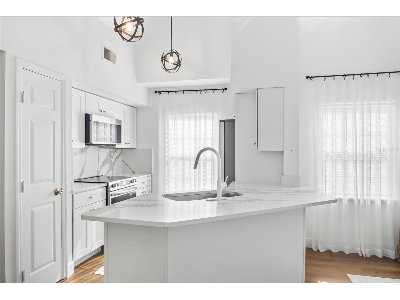 9628 Lake Chase Island Way Tampa FL 33626 TB8459316 image8