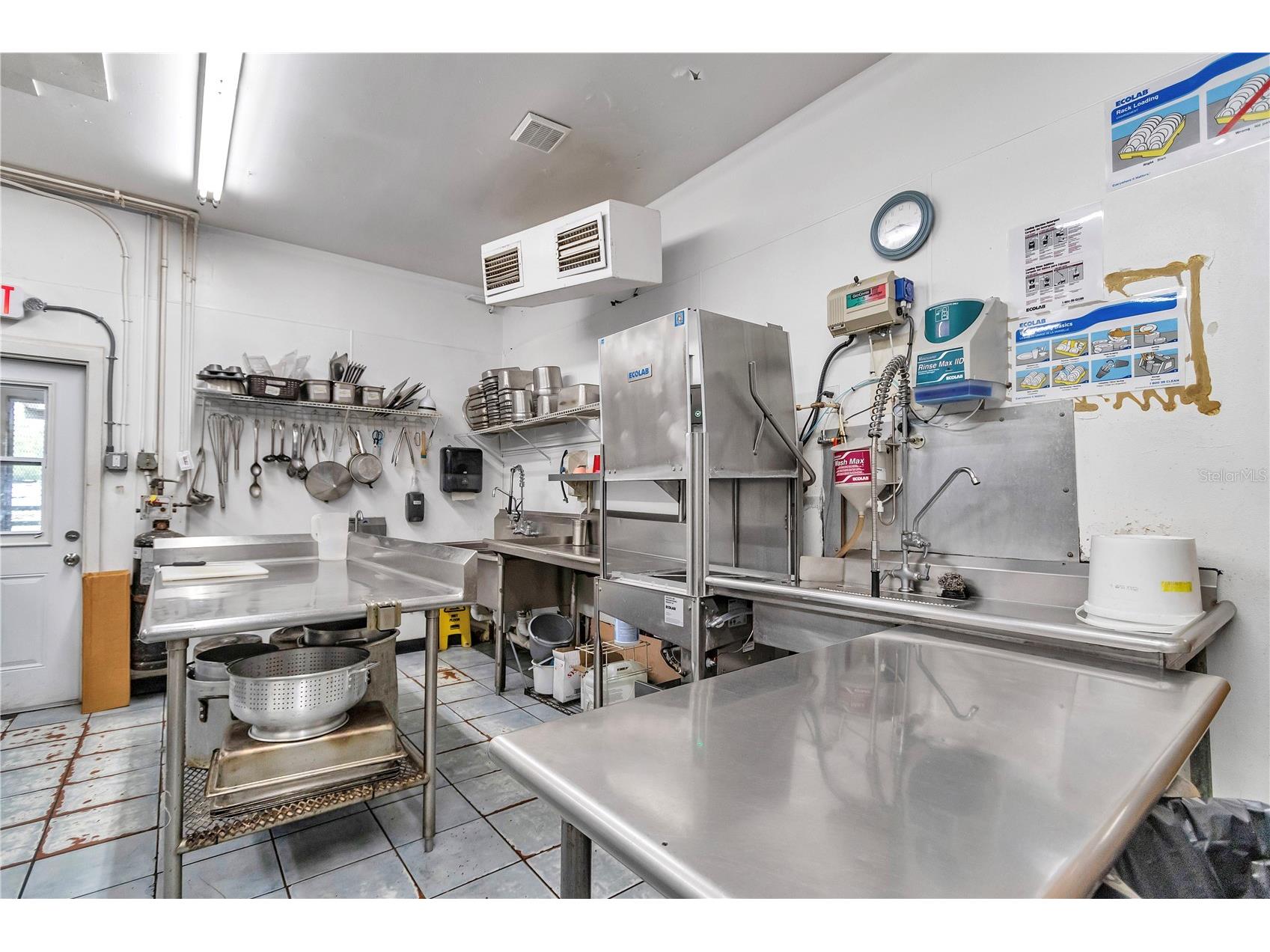 963 N Suncoast Boulevard Crystal River FL 34429 OM725688 image41