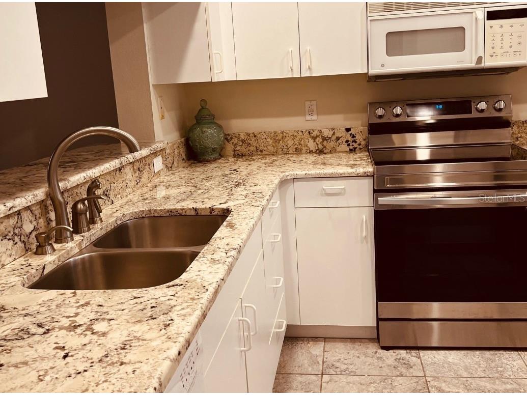 9630 Club South Circle #6201 Sarasota FL 34238 A4666802 image3