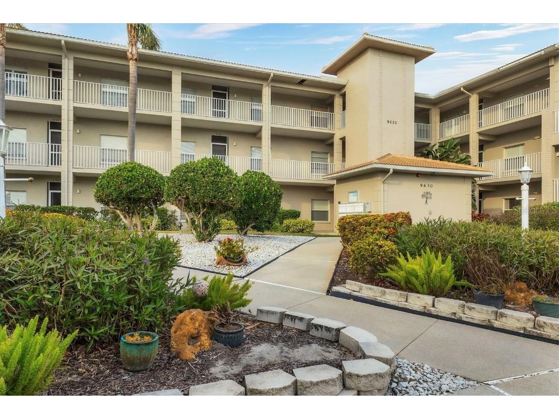 9630 Club South Circle #6303 Sarasota FL 34238 A4653311 image1