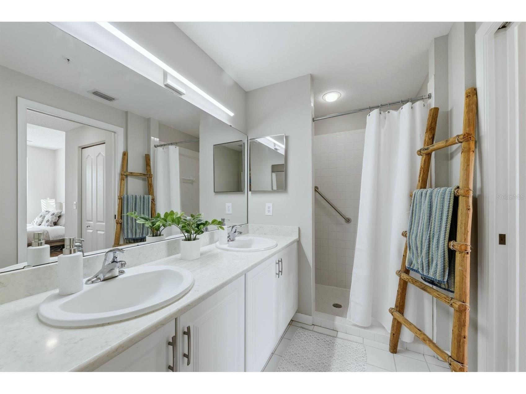 9631 Castle Point Drive #1113 Sarasota FL 34238 A4685057 image31