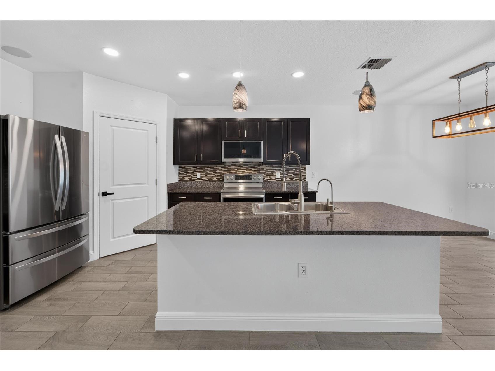 9637 Troncais Circle Thonotosassa FL 33592 TB8531780 image9