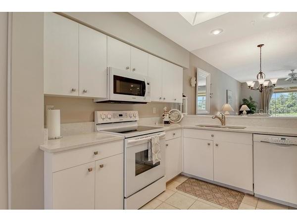 9641 Castle Point Drive #1215 Sarasota FL 34238 A4664283 image5