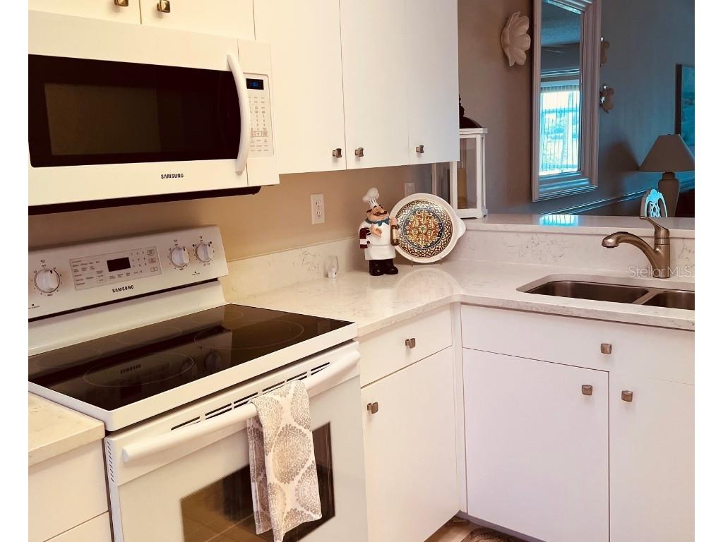 9641 Castle Point Drive #1215 Sarasota FL 34238 A4664283 image7