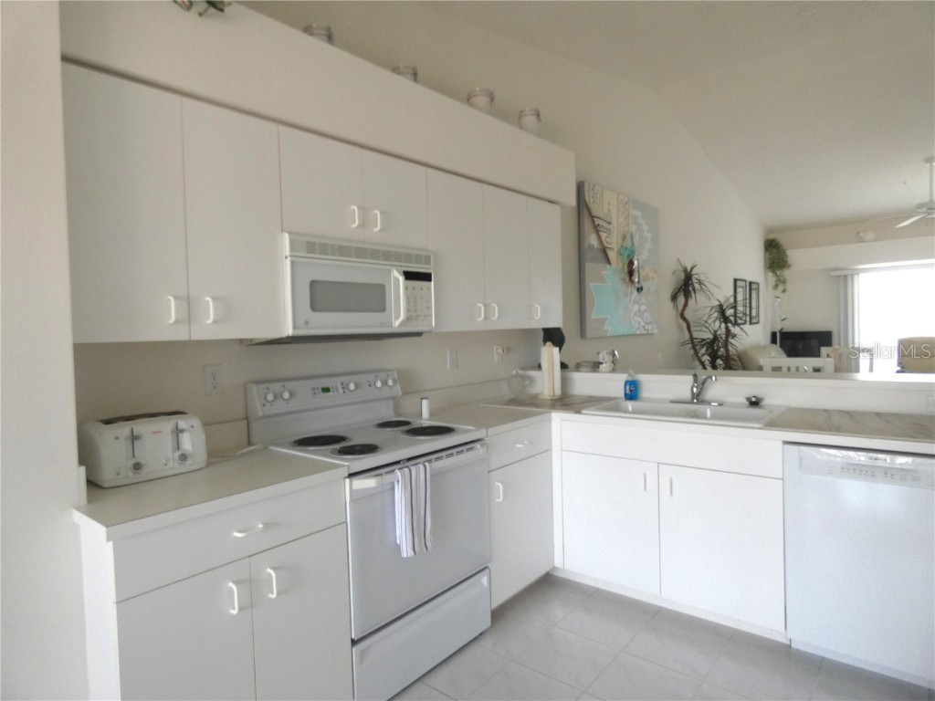 9641 Castle Point Drive #1225 Sarasota FL 34238 A4625083 image4