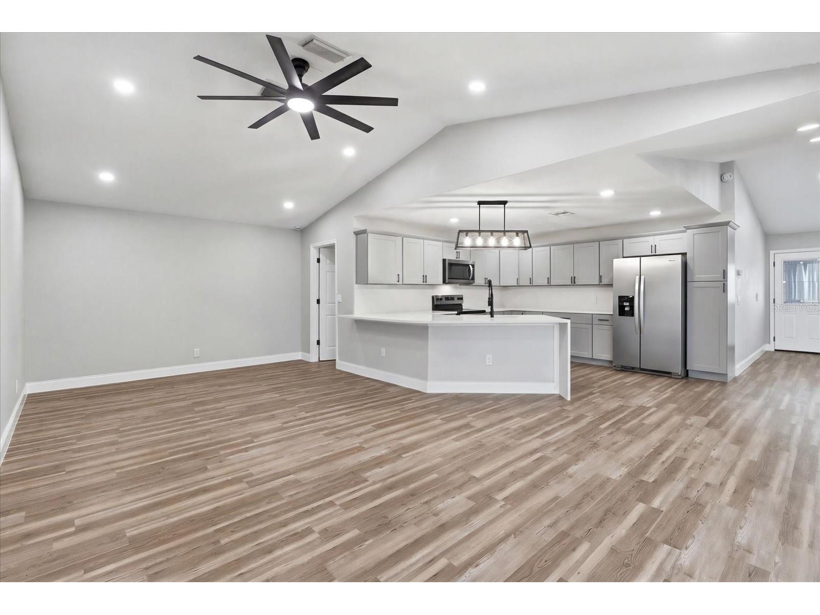 9642 Elgin Boulevard Spring Hill FL 34606 W7887390 image12