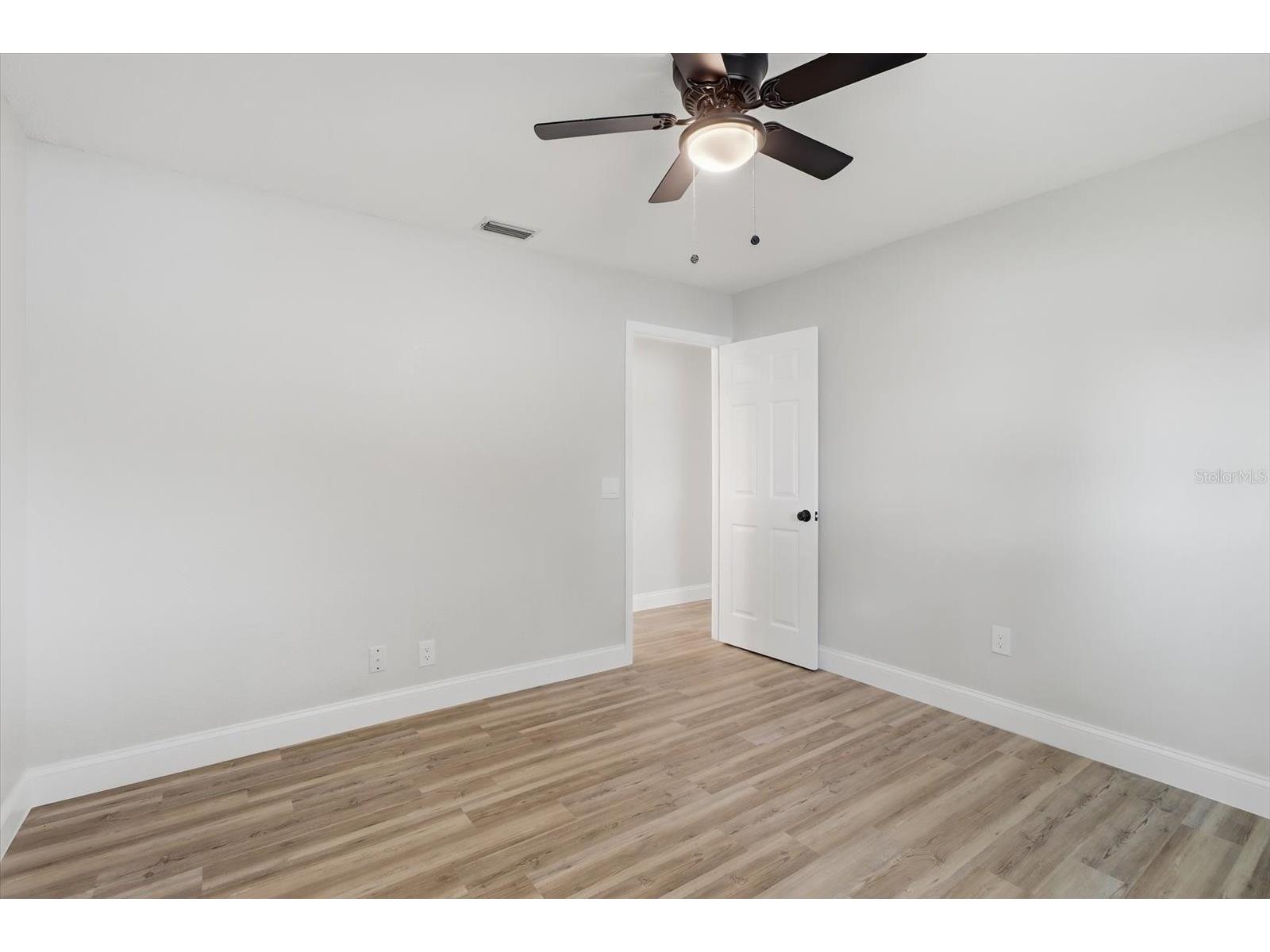 9642 Elgin Boulevard Spring Hill FL 34606 W7887390 image24