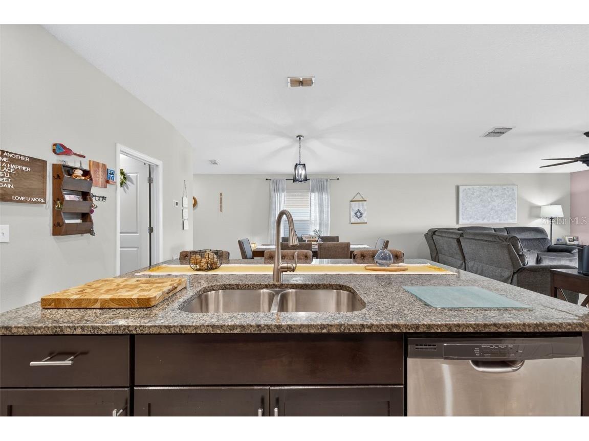 9645 Lemon Drop Loop Ruskin FL 33573 TB8455736 image13