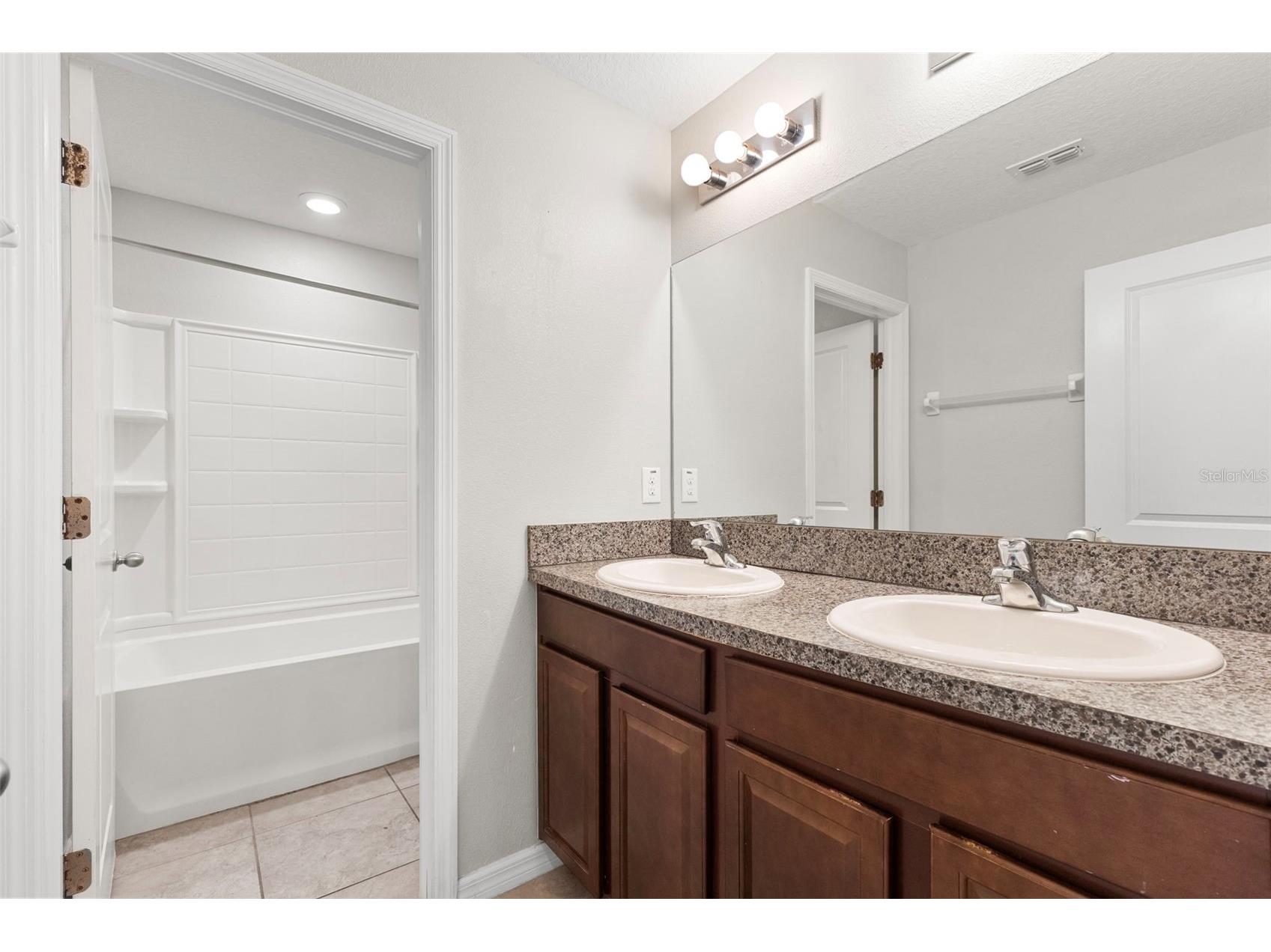 9648 Sage Creek Drive Ruskin FL 33573 TB8523194 image45