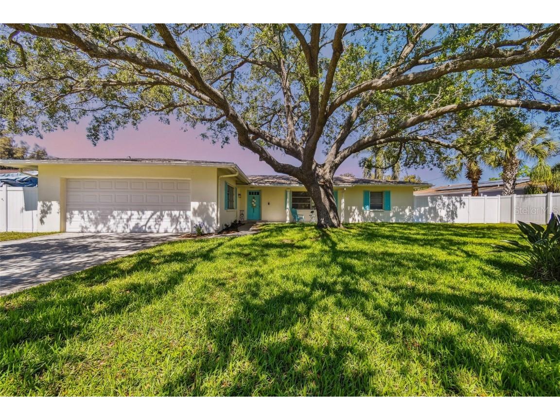 965 45th Avenue NE Saint Petersburg FL 33703 U8192534 image1