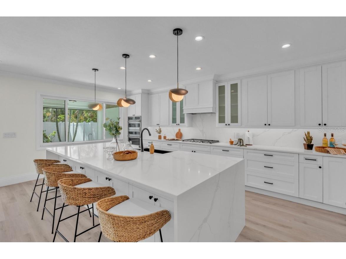 965 Bruce Avenue Clearwater Beach FL 33767 TB8408245 image2