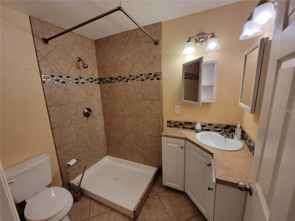 965 NE 2nd Street #4 Ocala FL 34470 OM712185 image4