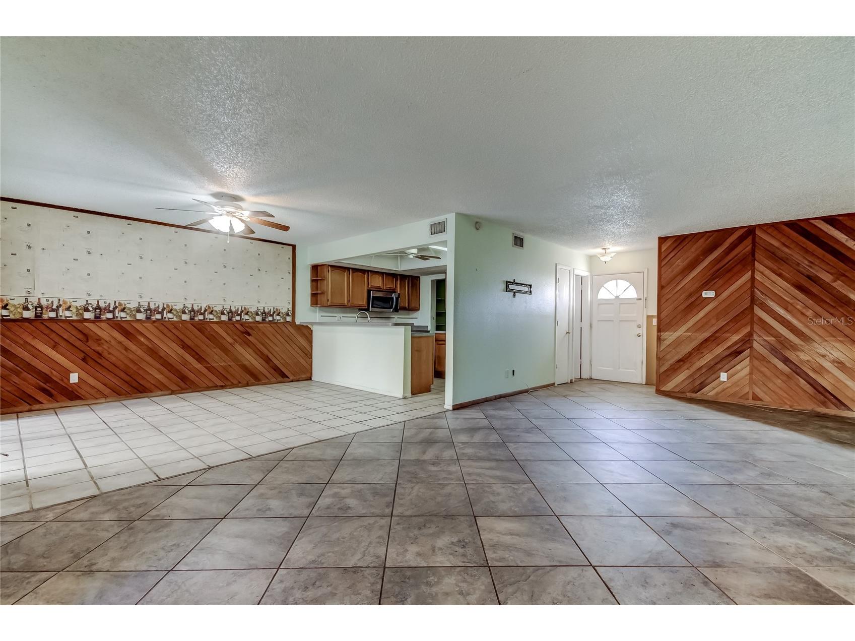 965 Whitman Drive Sarasota FL 34243 TB8467361 image2