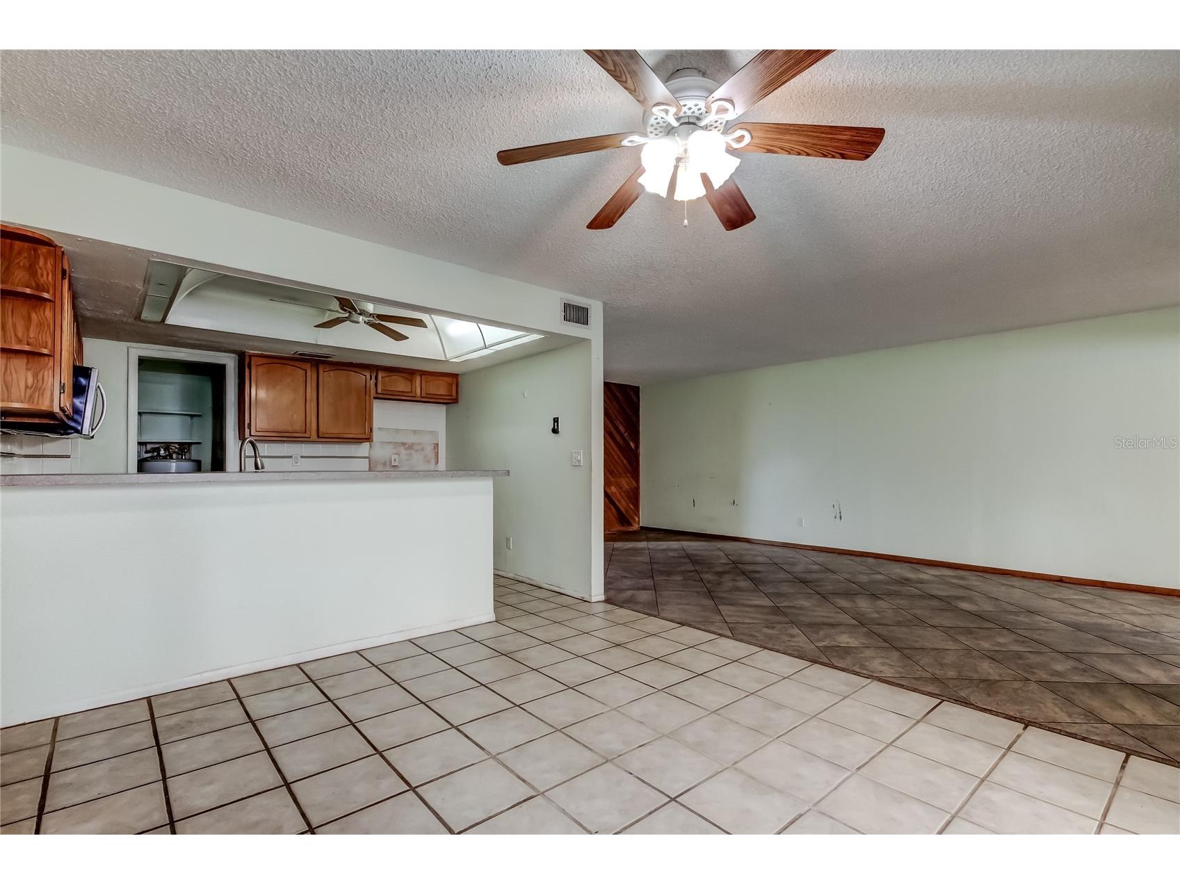 965 Whitman Drive Sarasota FL 34243 TB8467361 image4