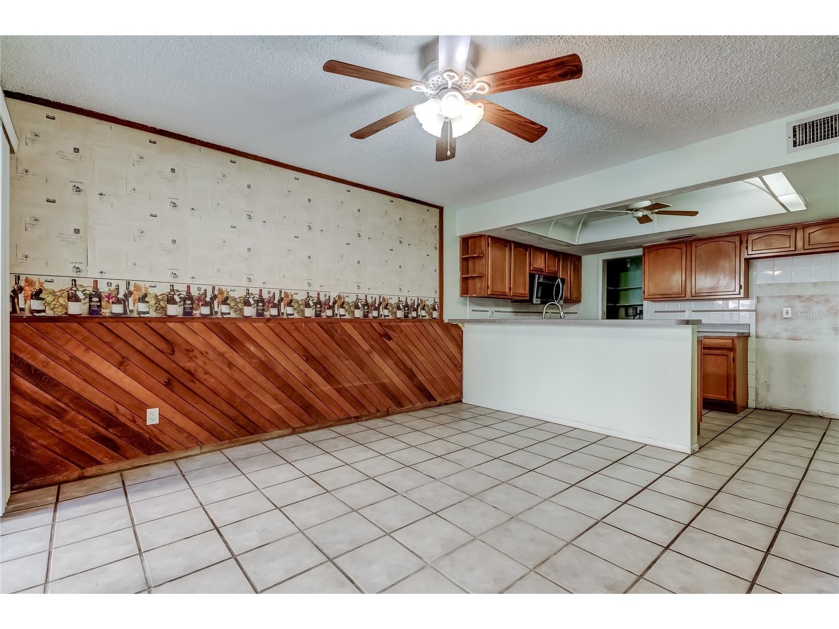965 Whitman Drive Sarasota FL 34243 TB8467361 image5