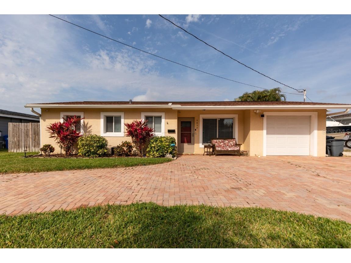 9654 2nd Street N Saint Petersburg FL 33702 U8156369 image1