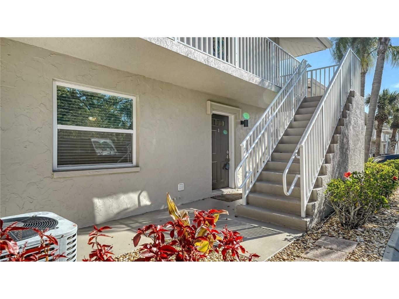 966 La Costa Circle #1 Sarasota FL 34237 A4640593 image1