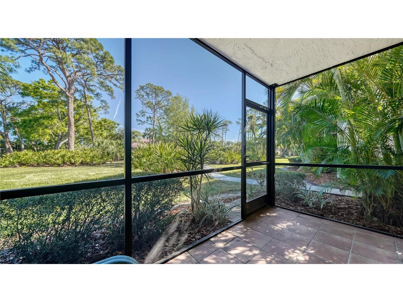 966 La Costa Circle #1 Sarasota FL 34237 A4640593 image13