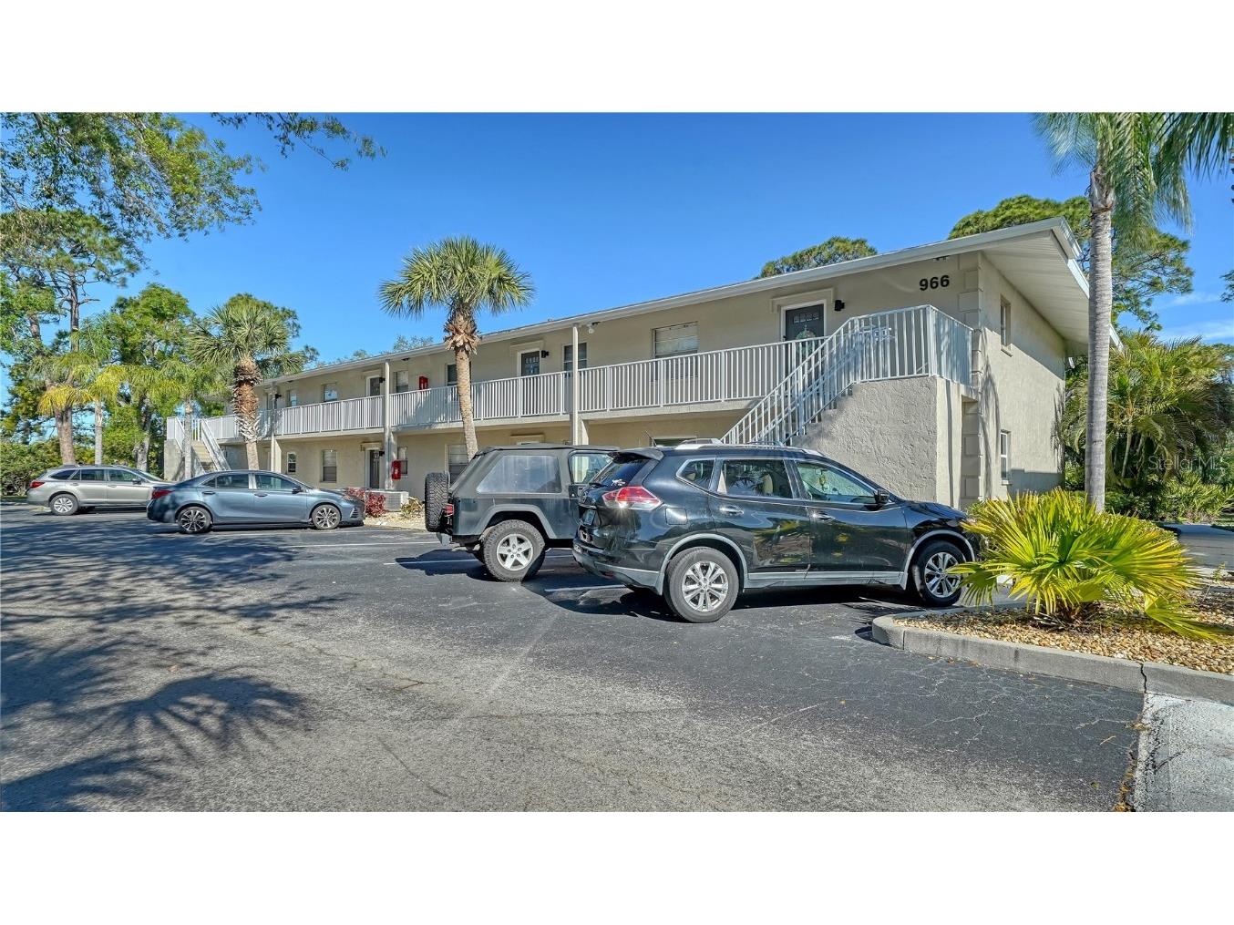 966 La Costa Circle #1 Sarasota FL 34237 A4640593 image2